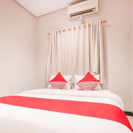 Oyo 148 Cempaka Place Homestay Dżakarta Zewnętrze zdjęcie